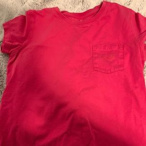 pink vineyard vines tee